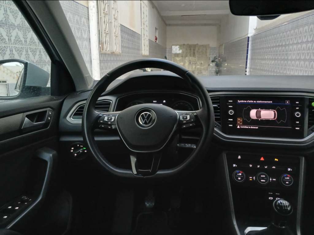 VOLKSWAGEN T-ROC ESSENCE 