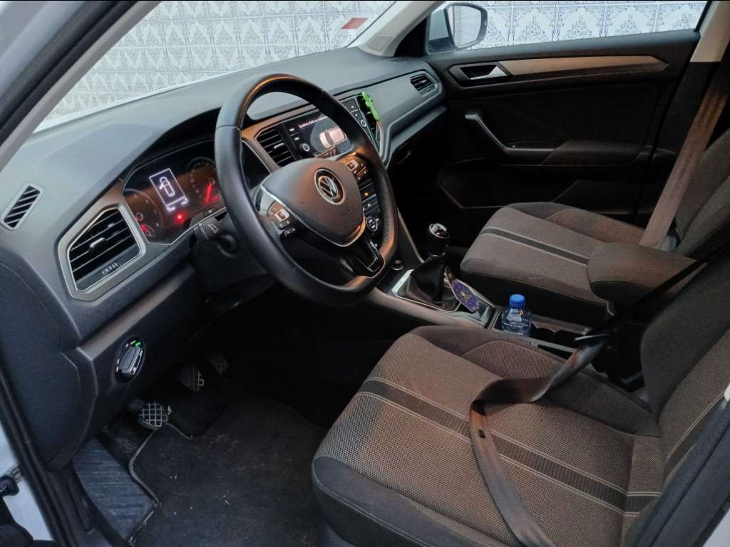 VOLKSWAGEN T-ROC ESSENCE 
