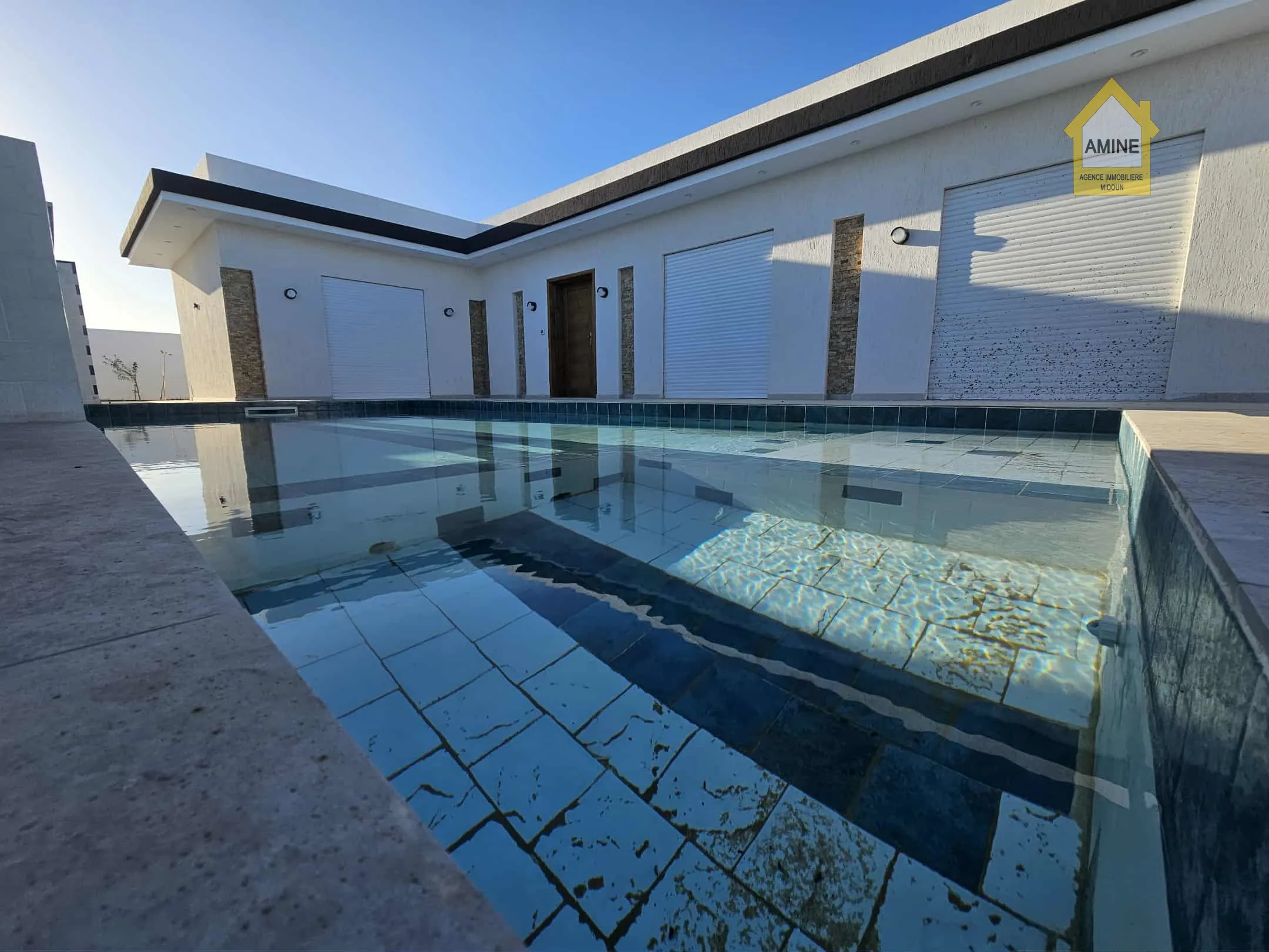 Villa neuve meublée avec piscine à vendre – Midoun Djerba