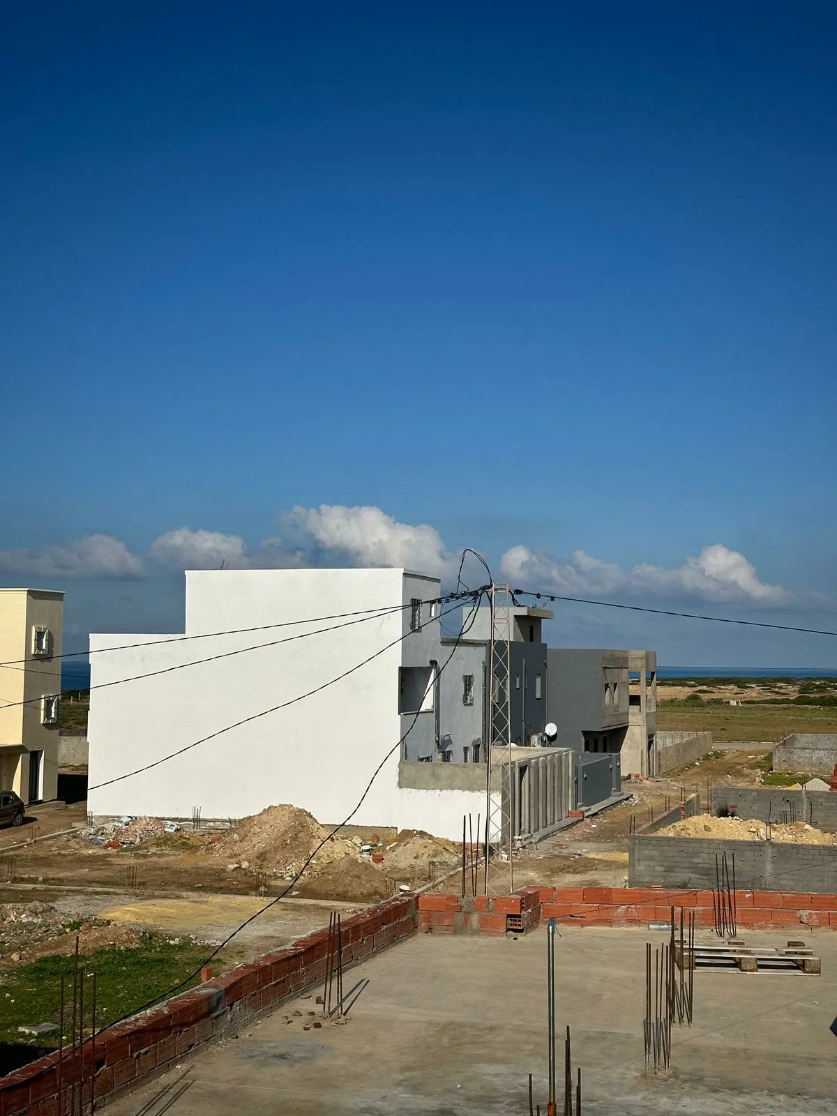 A vendre une belle maison s+3 située à la plage elhaouria