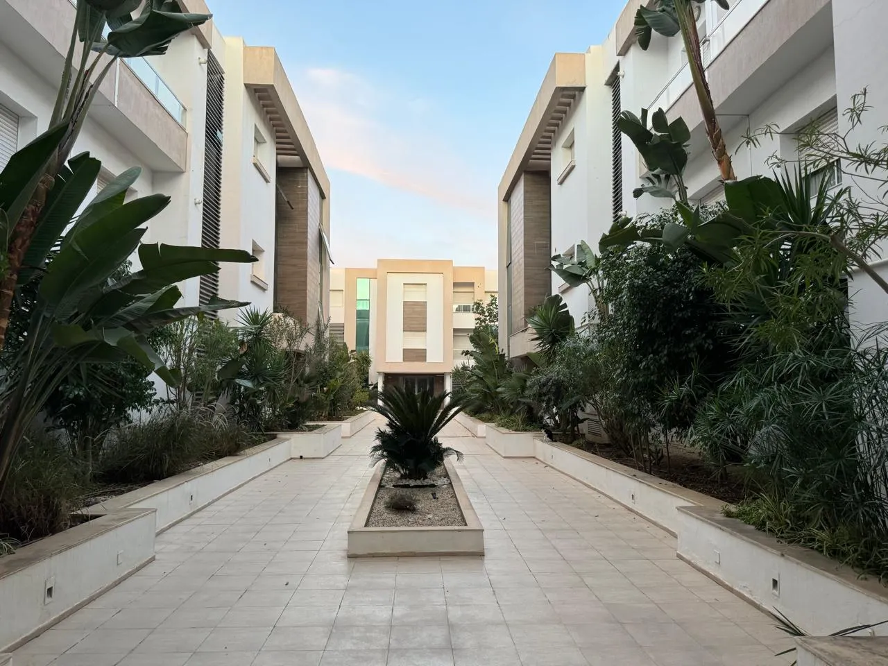 joli appartement S3 au rdc à soukra