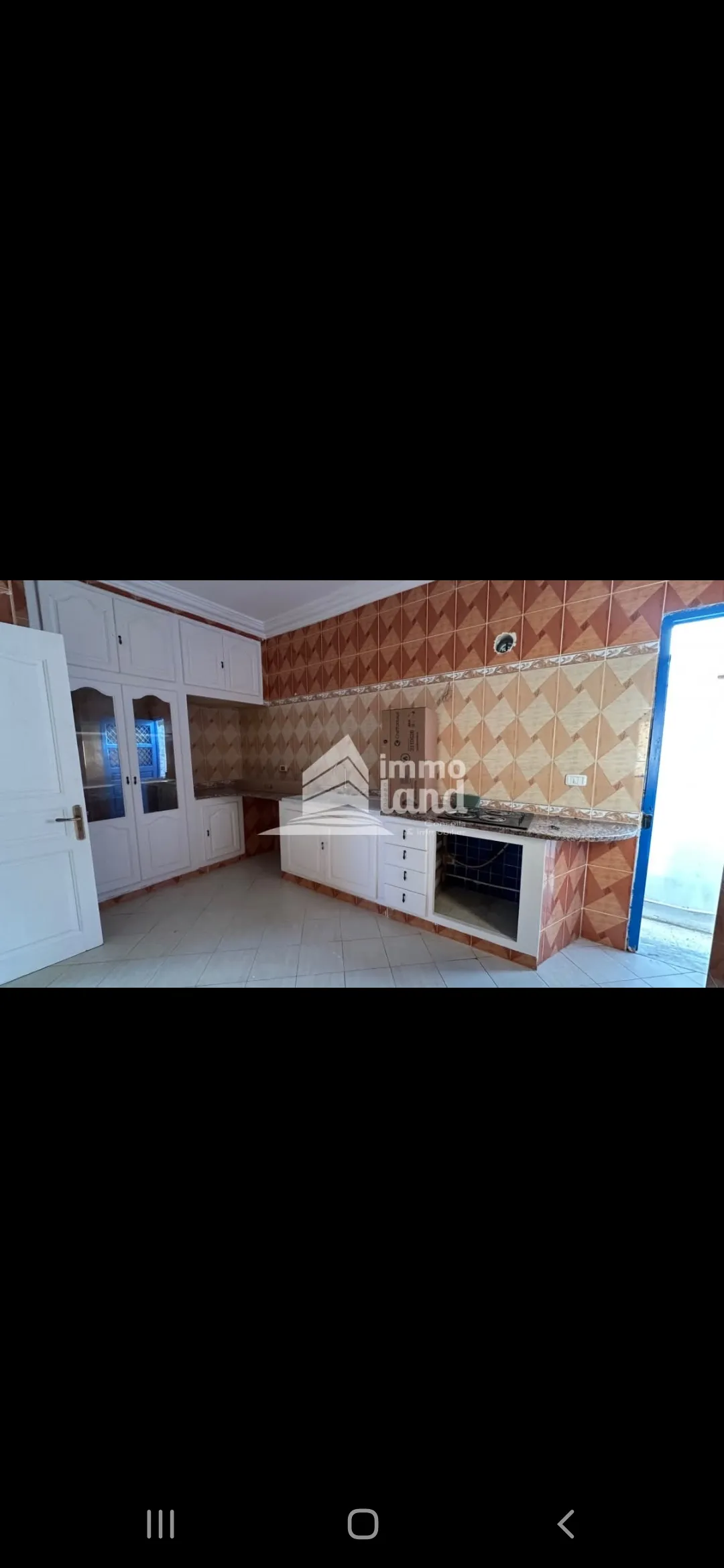 A louer étage de villa S+3 à la marsa