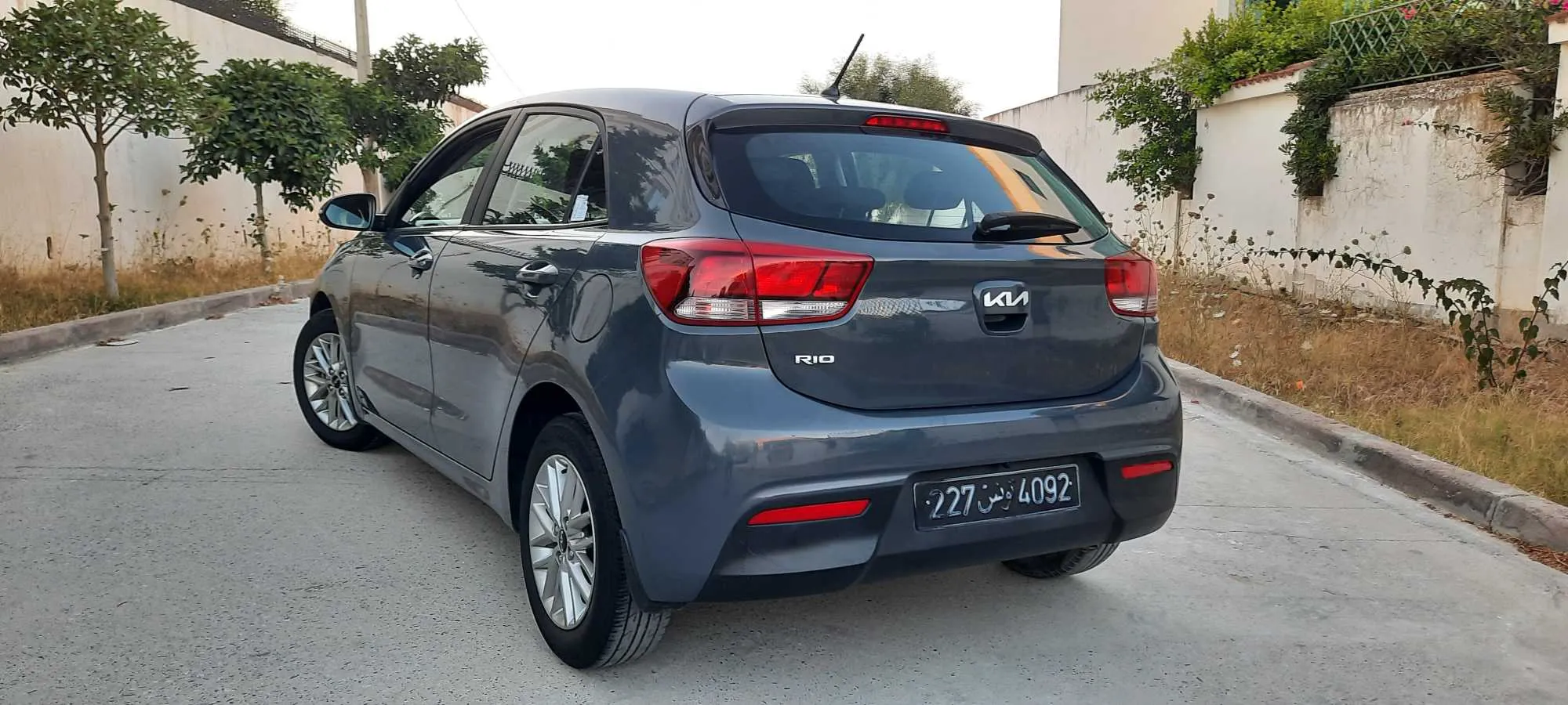 Kia Rio Hatchbak état origine 2022 4cylindres Tl:28431642