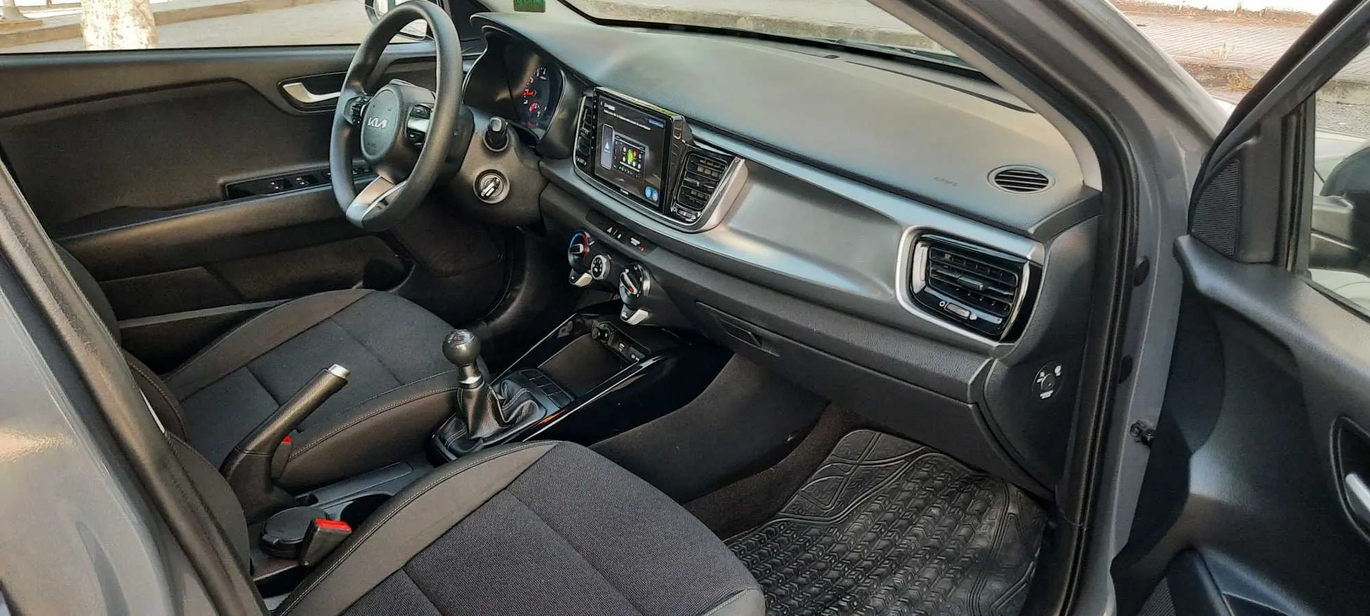 Kia Rio Hatchbak état origine 2022 4cylindres Tl:28431642