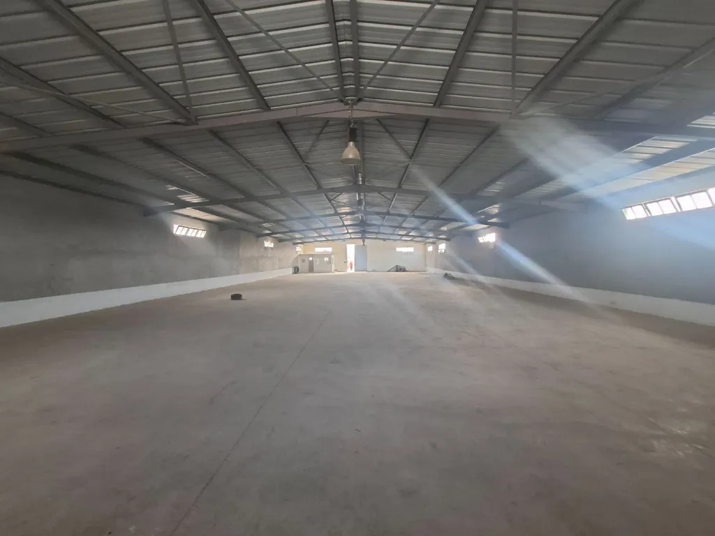 À LOUER – DÉPÔT INDUSTRIEL 850 m² À FOUCHENA