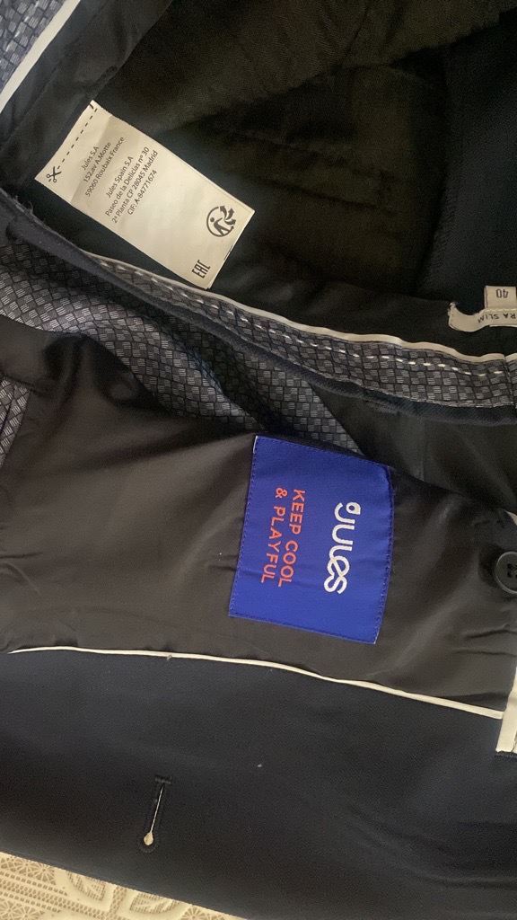 2 costumes luxueuses etat neuf