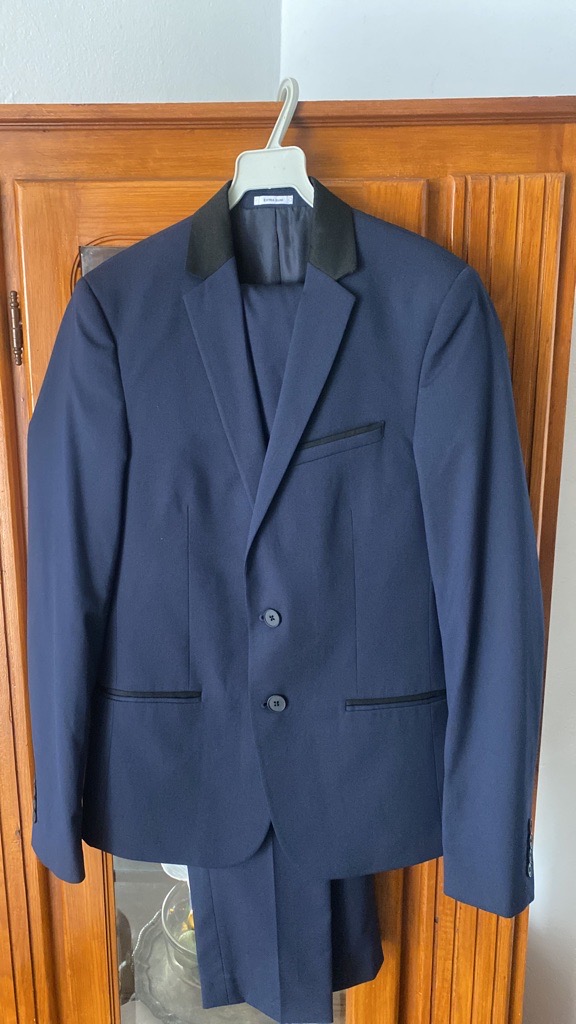 2 costumes luxueuses etat neuf