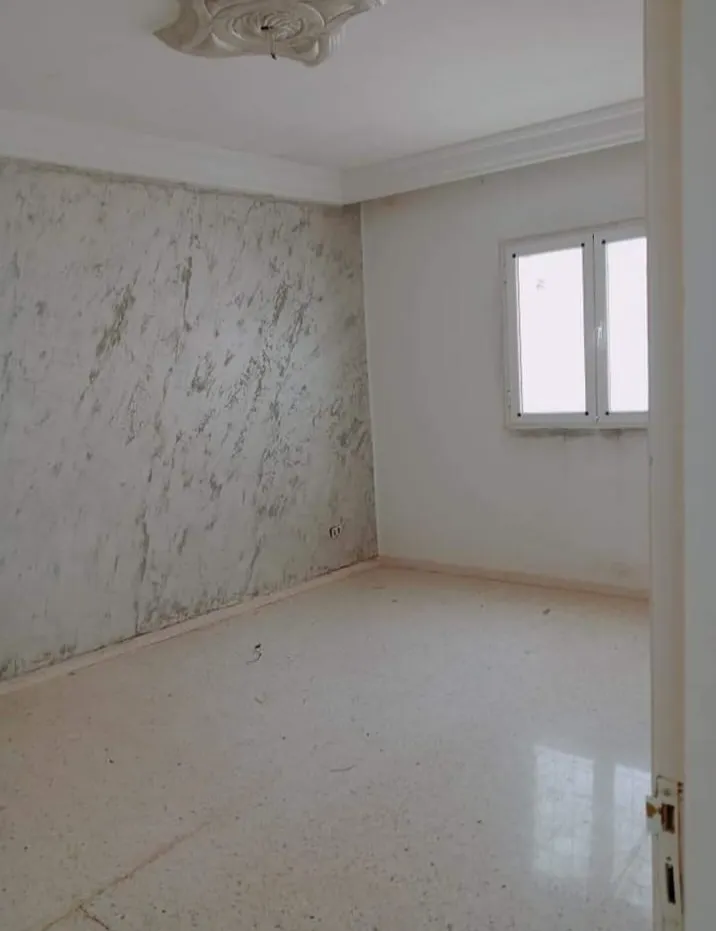 Location S1 vide à Jardin D'El Menzah 1