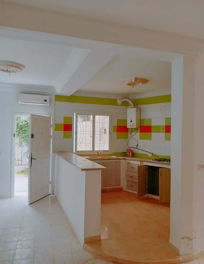 Location S1 vide à Jardin D'El Menzah 1