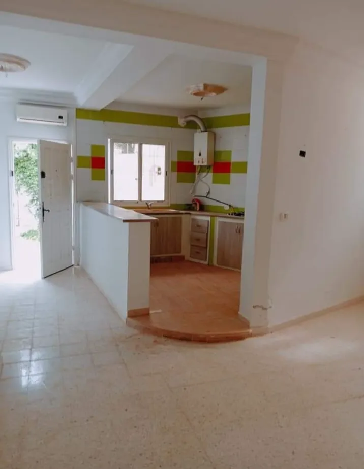 Location S1 vide à Jardin D'El Menzah 1