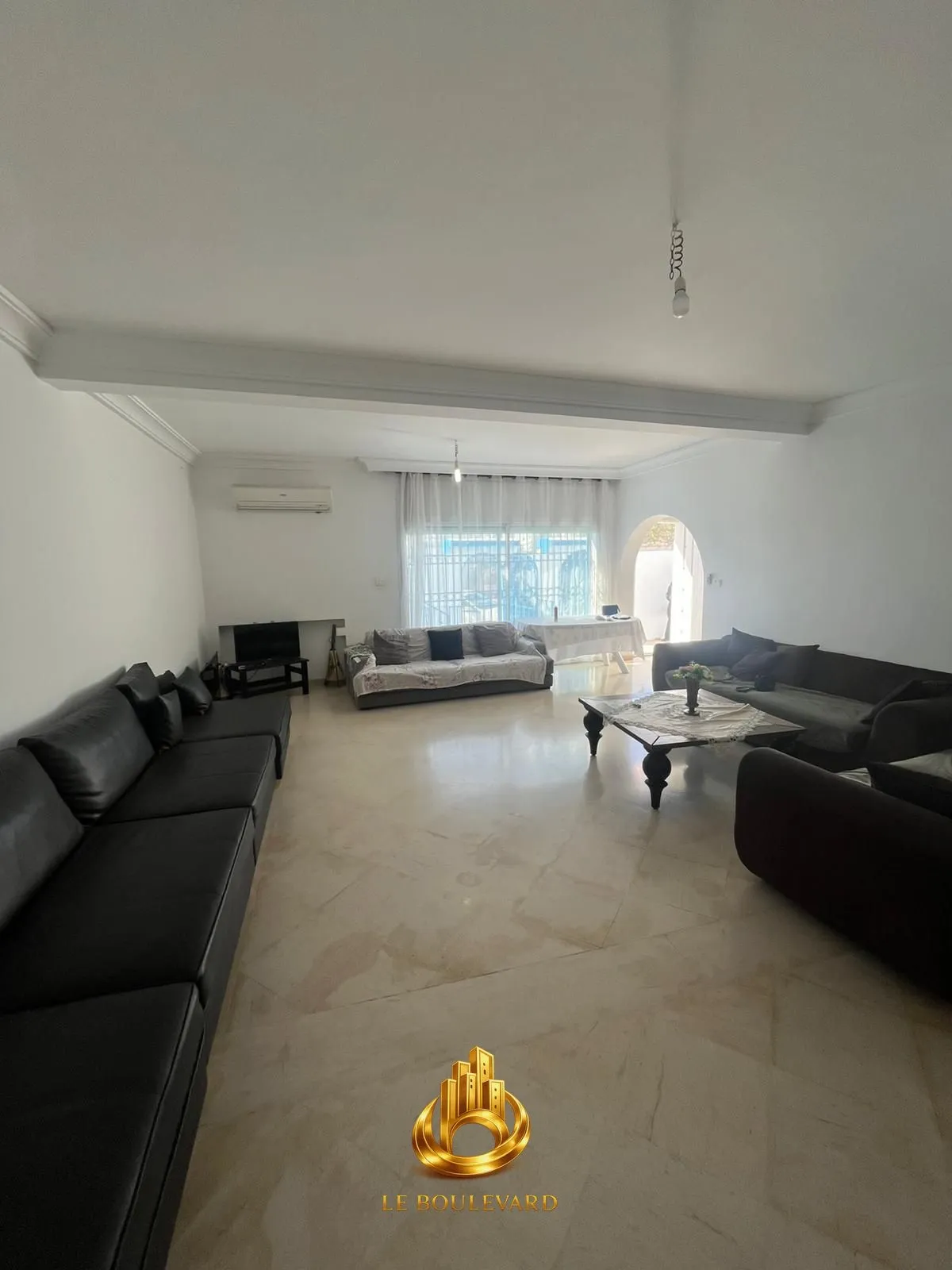 Excellente opportunité : Villa R+3 avec vue sur mer à Hammamet Nord