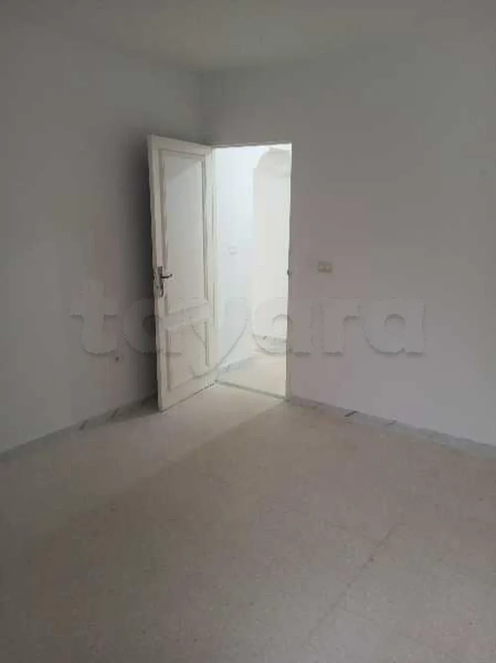  un studio s+1 au rdc a louer situé a bardo (rue bayrouth)