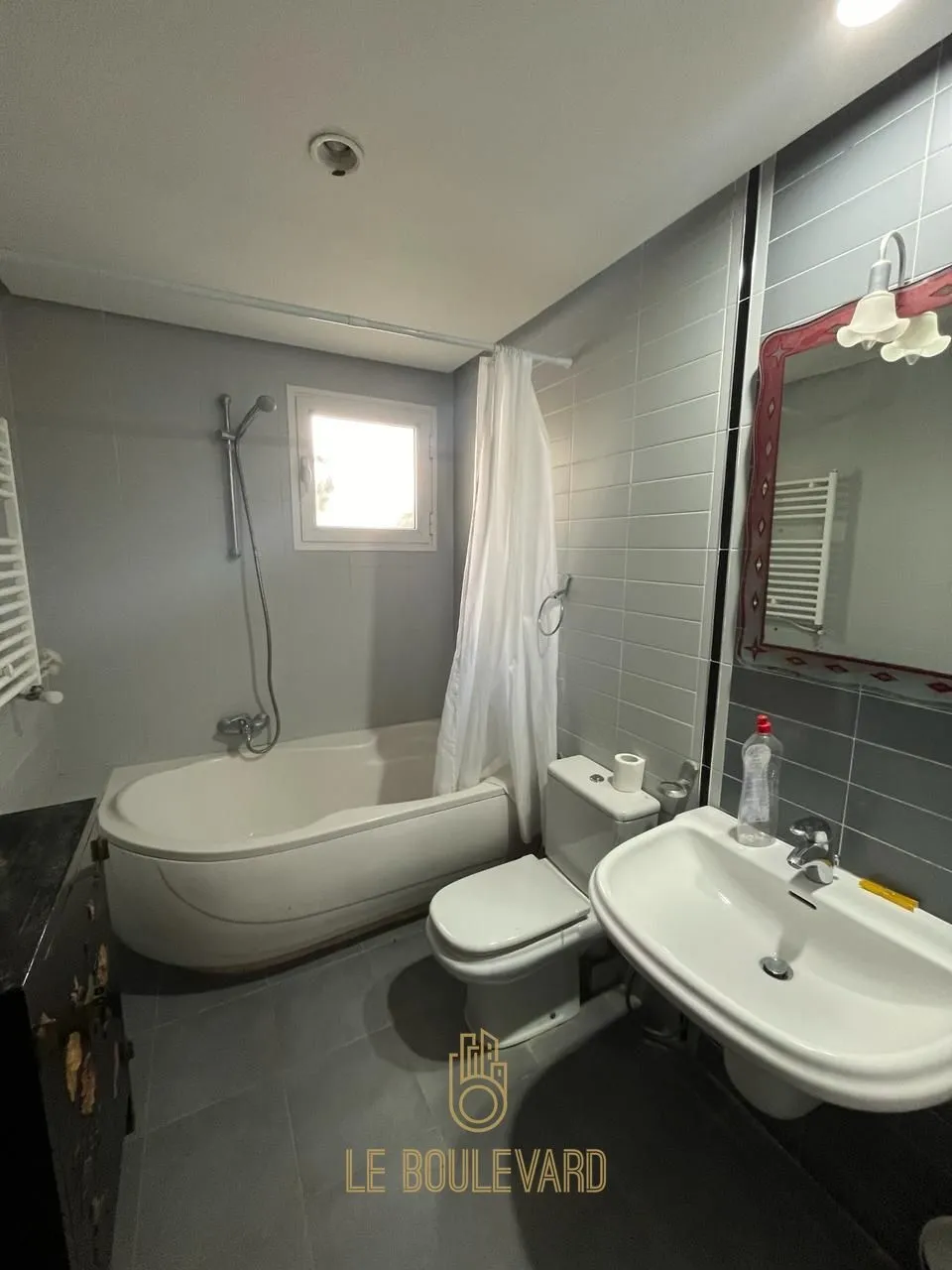 A Vendre Villa S+4 Avec Piscine Et Vue Sur Mer à Hammamet 