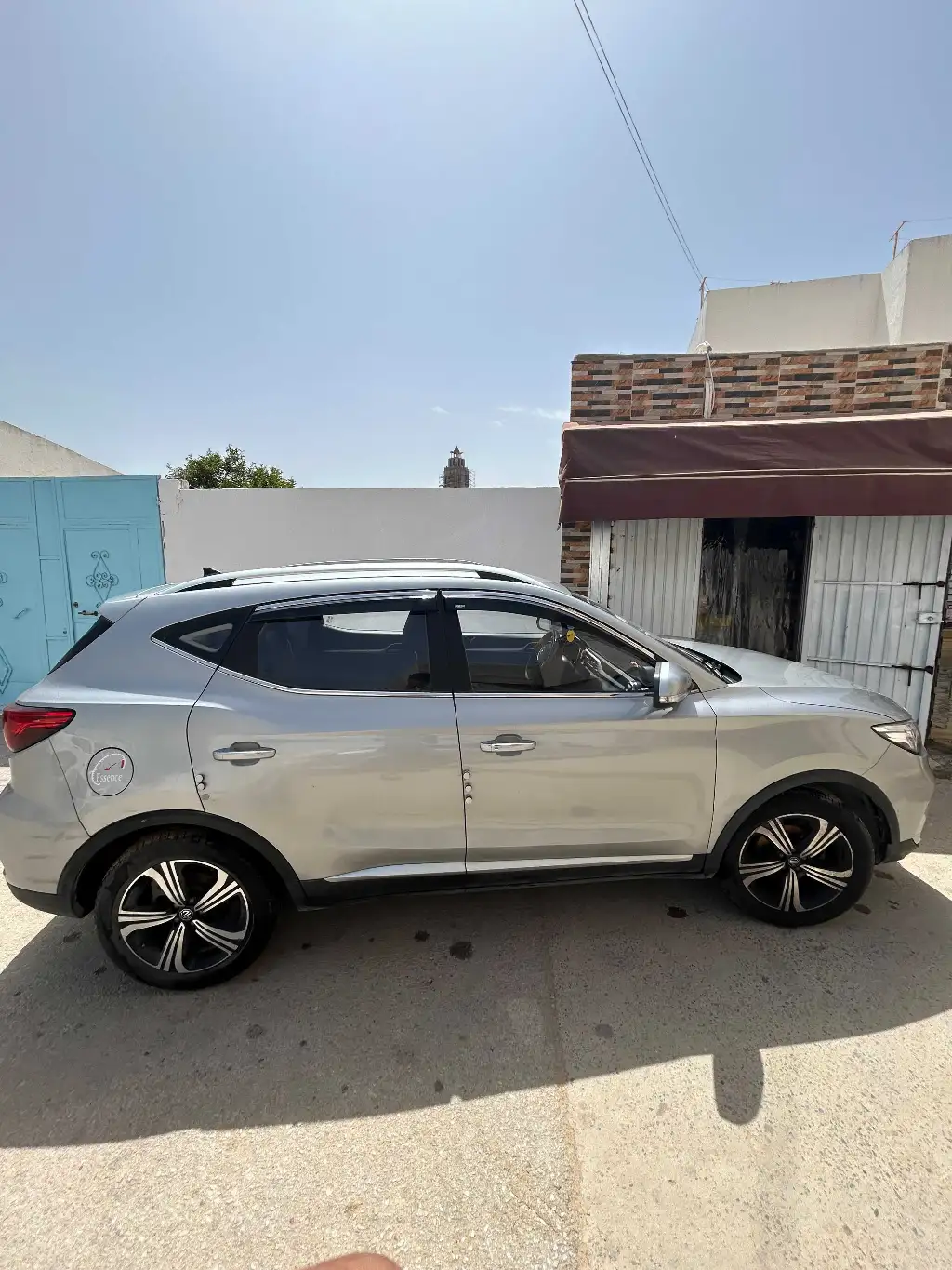 Voiture MG (ZS) COMME NEUF MODELE 2023