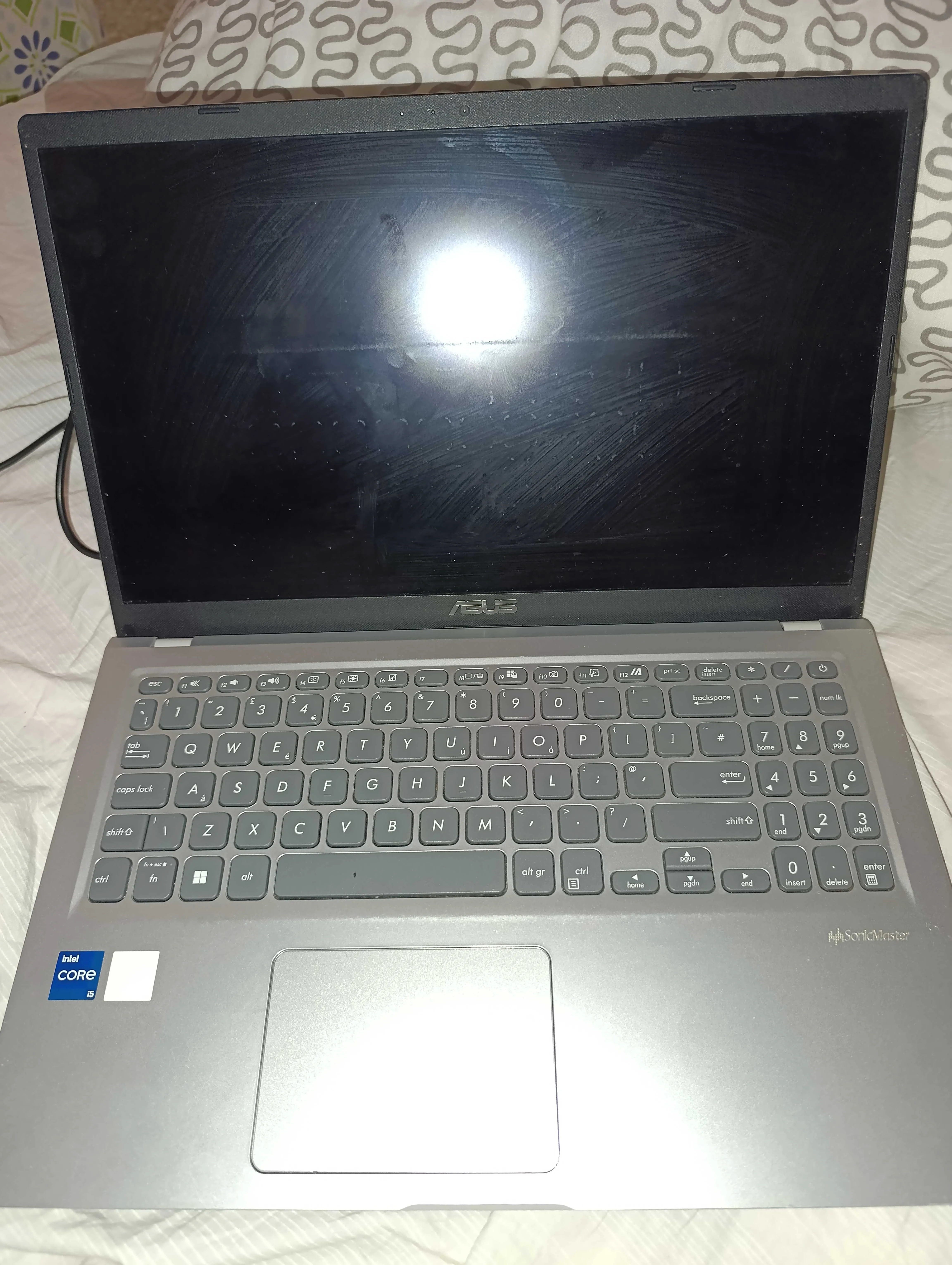 Asus vivobok x1500EA