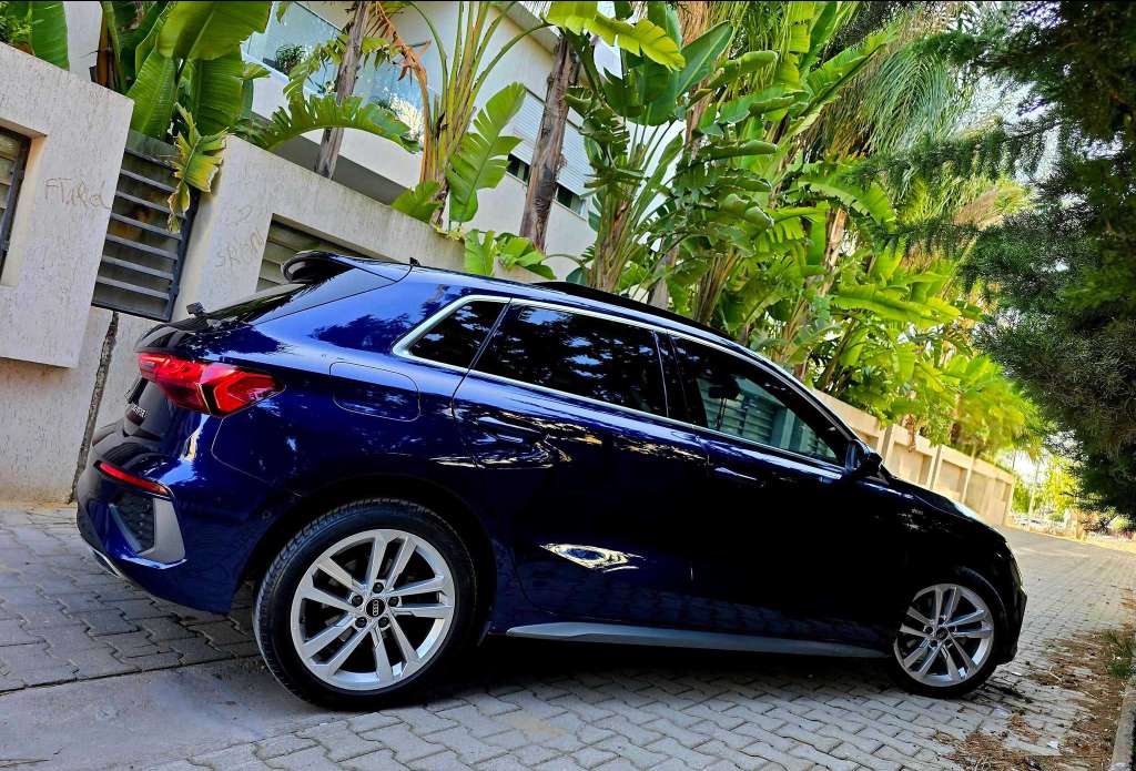 🚘Audi A3 S-line 1.4 essence 2024/6 série 245🚘
          🔁 on accepte l échange des voitures
      