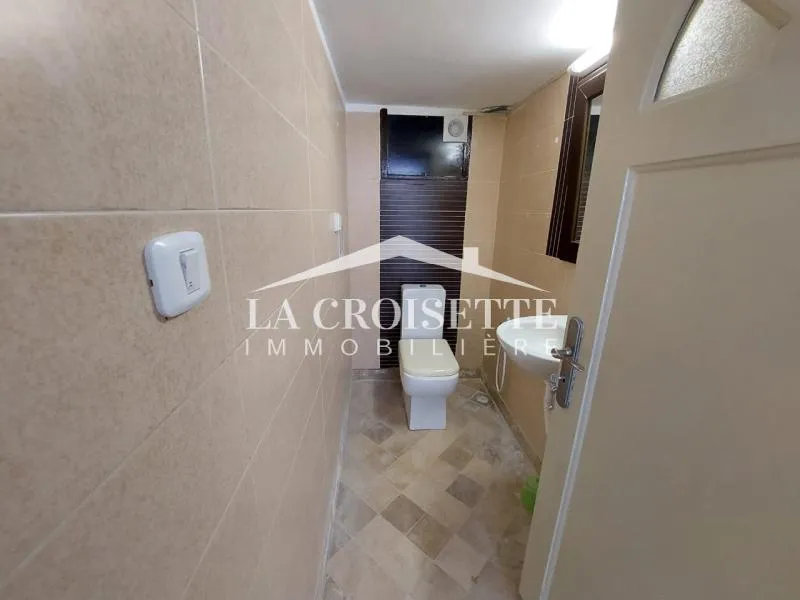 Local commercial en double hauteur à louer à La Marsa ZCL0550