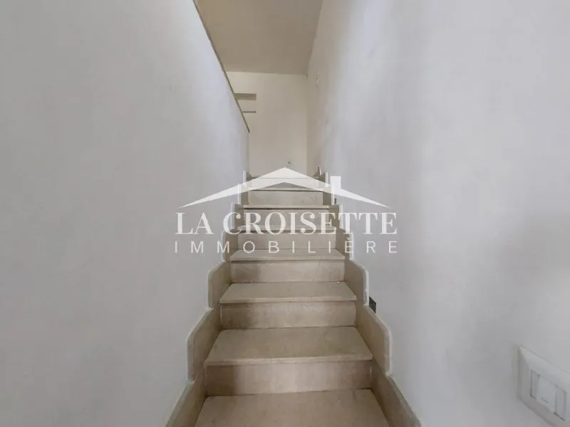 Local commercial en double hauteur à louer à La Marsa ZCL0550