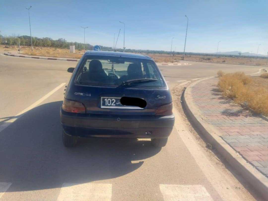 Citroen saxo 4 ch en bonne état 