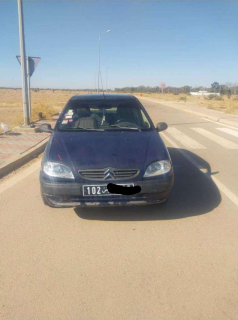 Citroen saxo 4 ch en bonne état 