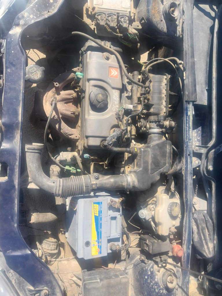 Citroen saxo 4 ch en bonne état 