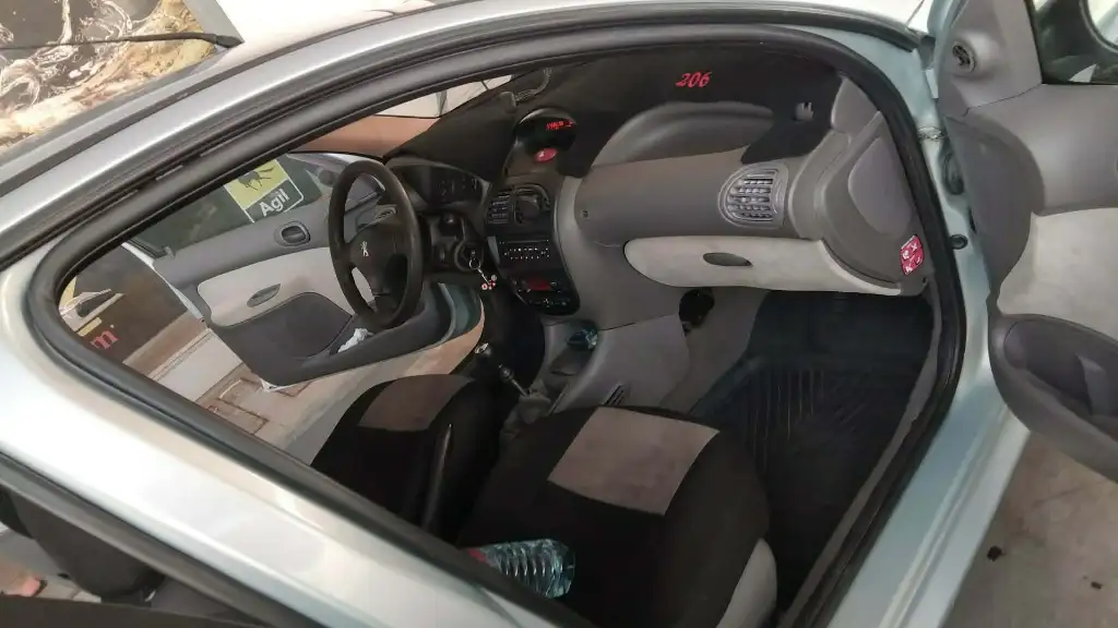 Peugeot 206 état neuf à vendre