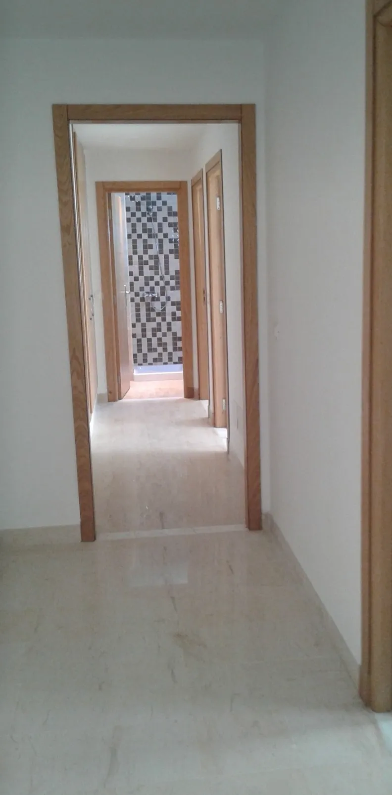 Location S2 vide à Cité Les Palmiers 