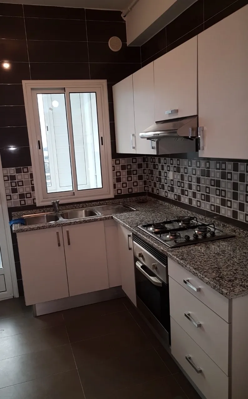 Location S2 vide à Cité Les Palmiers 