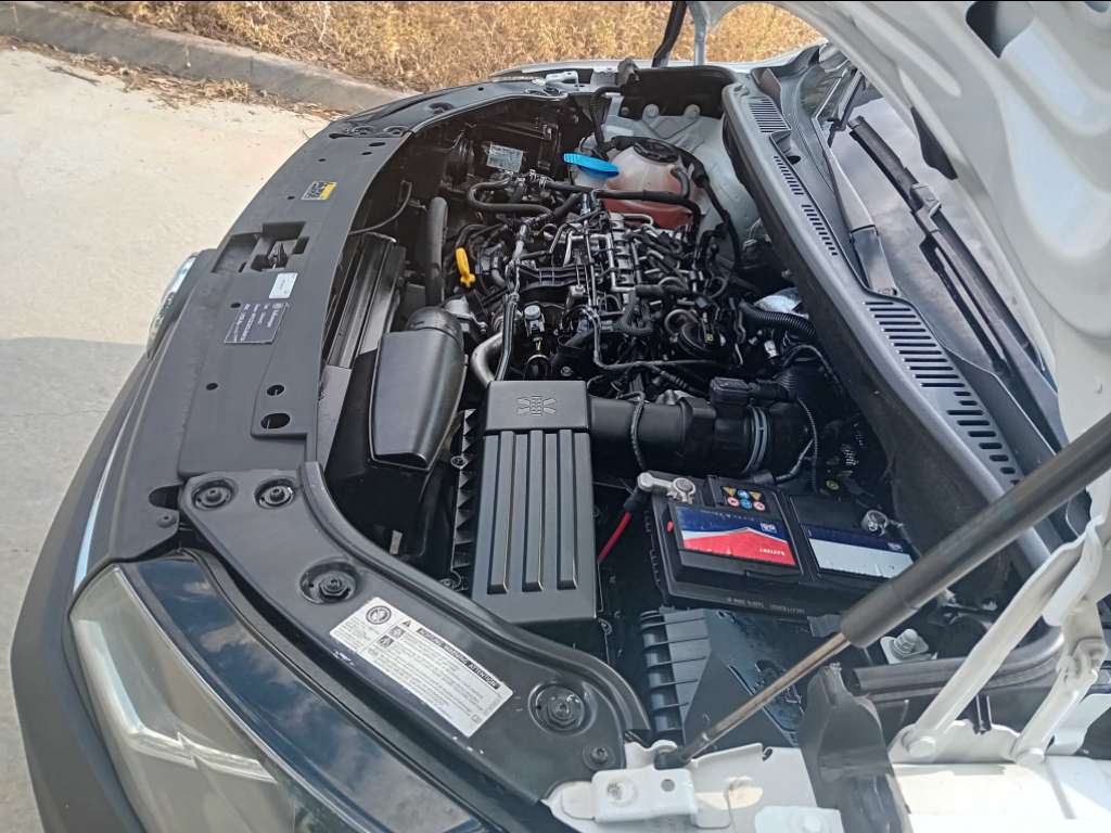A vendre caddy diesel tdi première main année 2020 tel 55090199