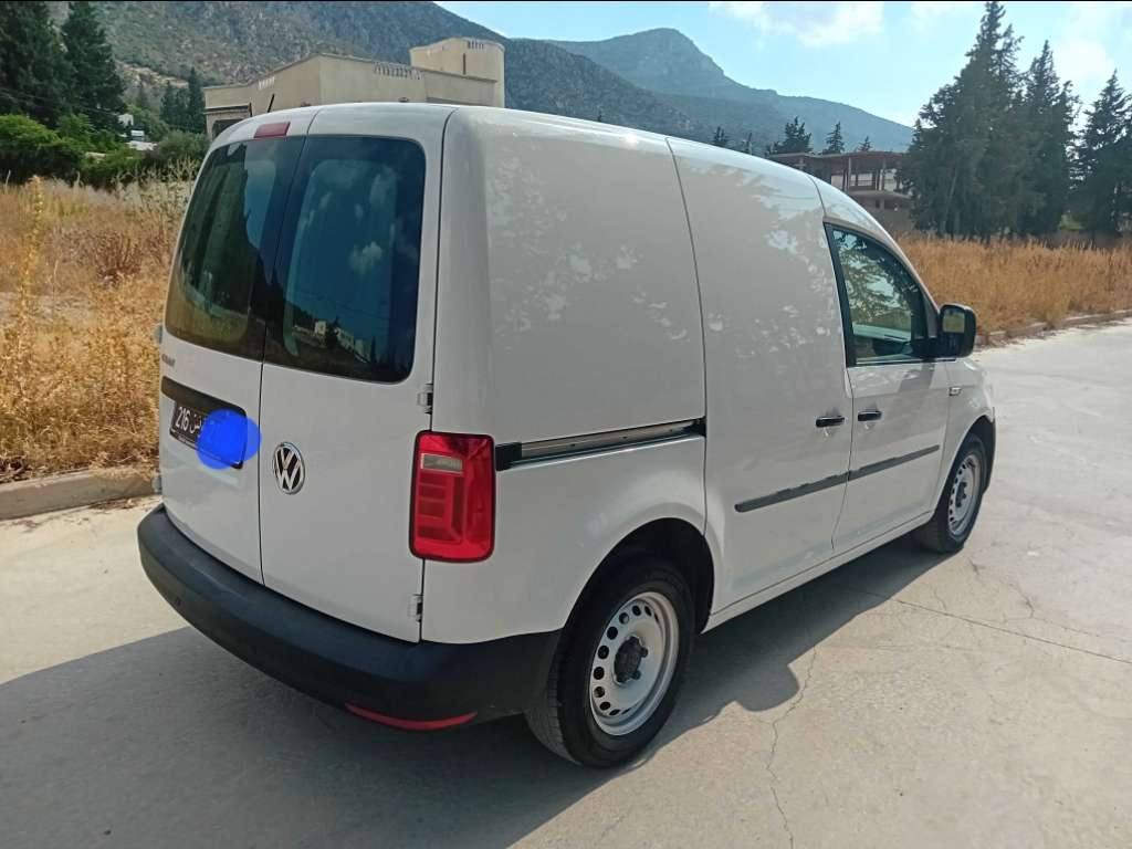 A vendre caddy diesel tdi première main année 2020 tel 55090199