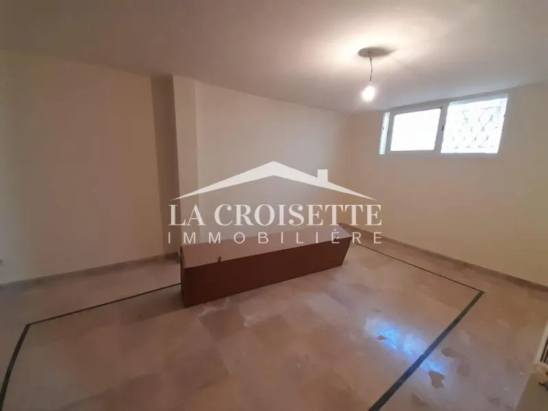 Triplex S+5 avec jardin à Gammarth MTRL0115