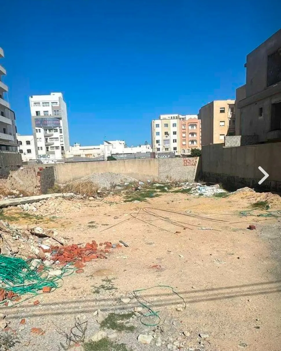 Terrain 694 m² pré carrefour khezama