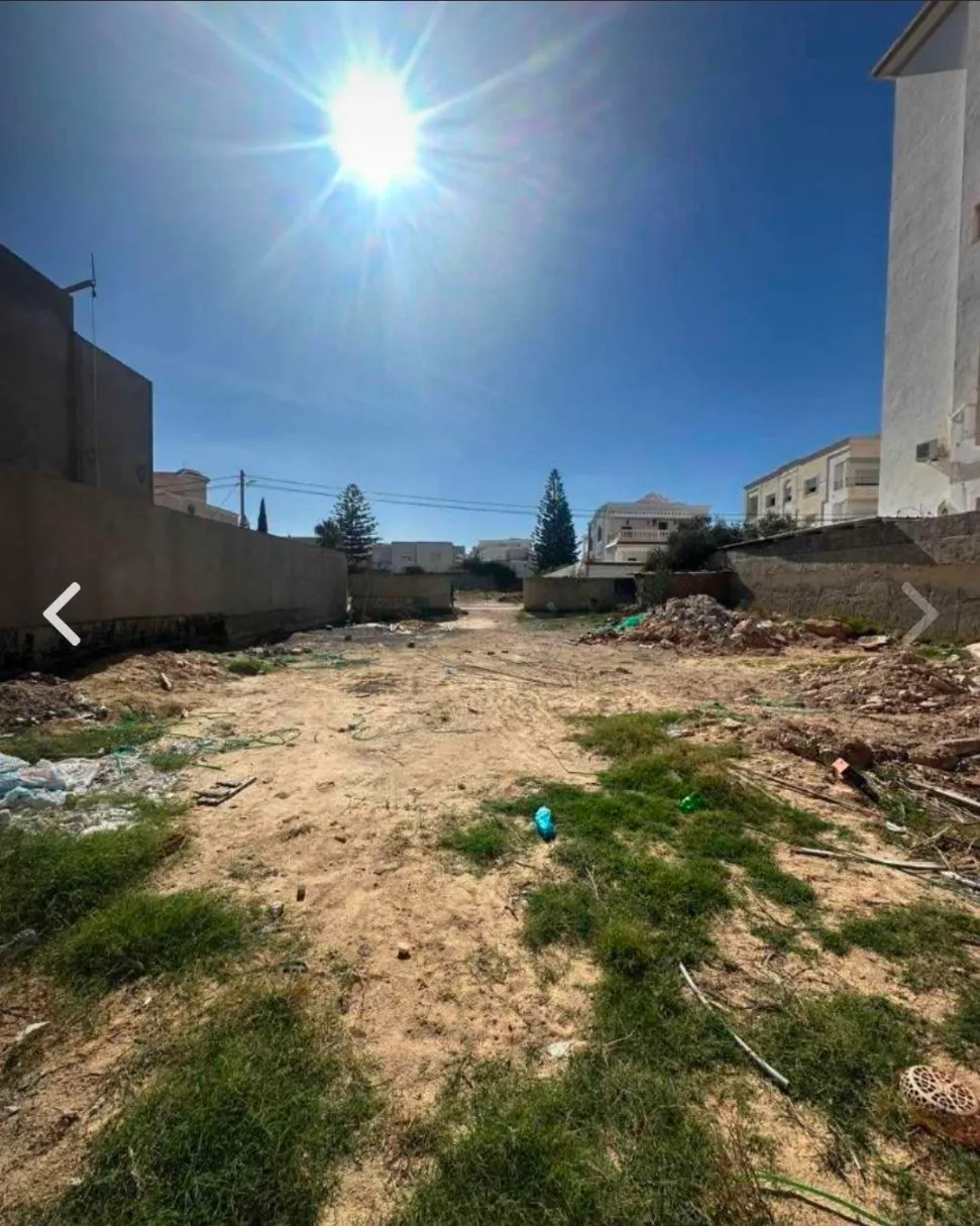 Terrain 694 m² pré carrefour khezama