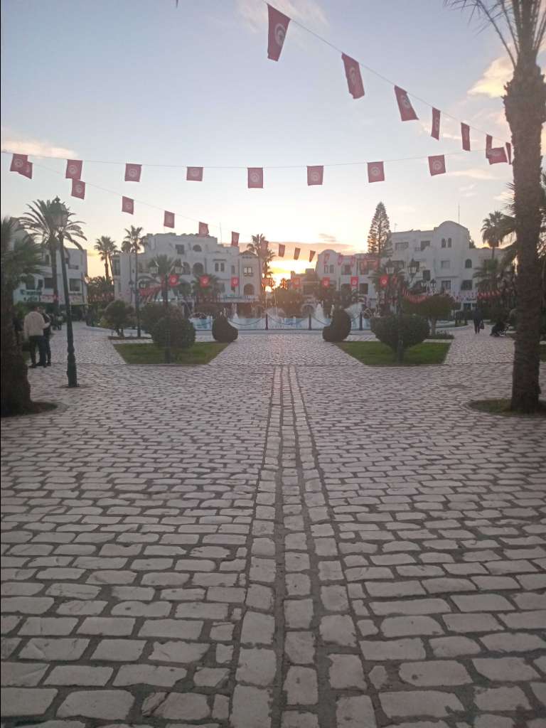 a vendre local port kantaoui sousse 98276558