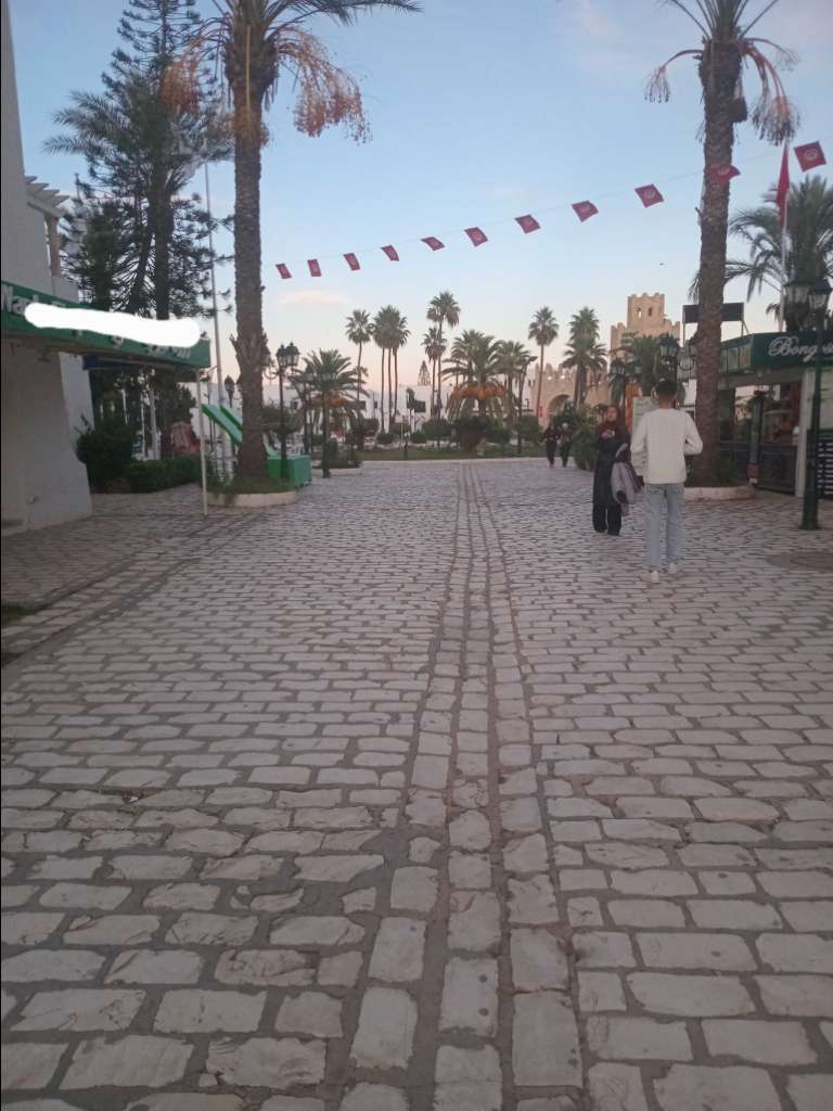 a vendre local port kantaoui sousse 98276558