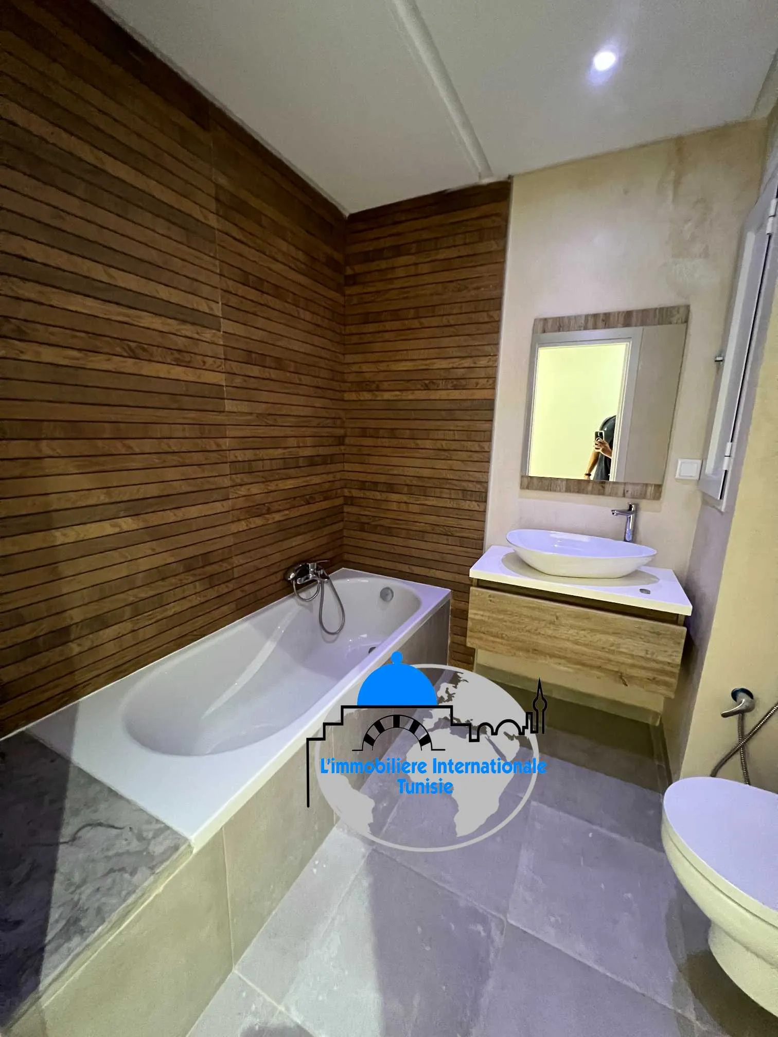 À 𝗟𝗼𝘂𝗲𝗿 – 𝗔𝗽𝗽𝗮𝗿𝘁𝗲𝗺𝗲𝗻𝘁 𝗦+𝟮 𝗛𝗮𝘂𝘁 𝗦𝘁𝗮𝗻𝗱𝗶𝗻𝗴 à 𝗦𝗼𝘂𝘀𝘀𝗲