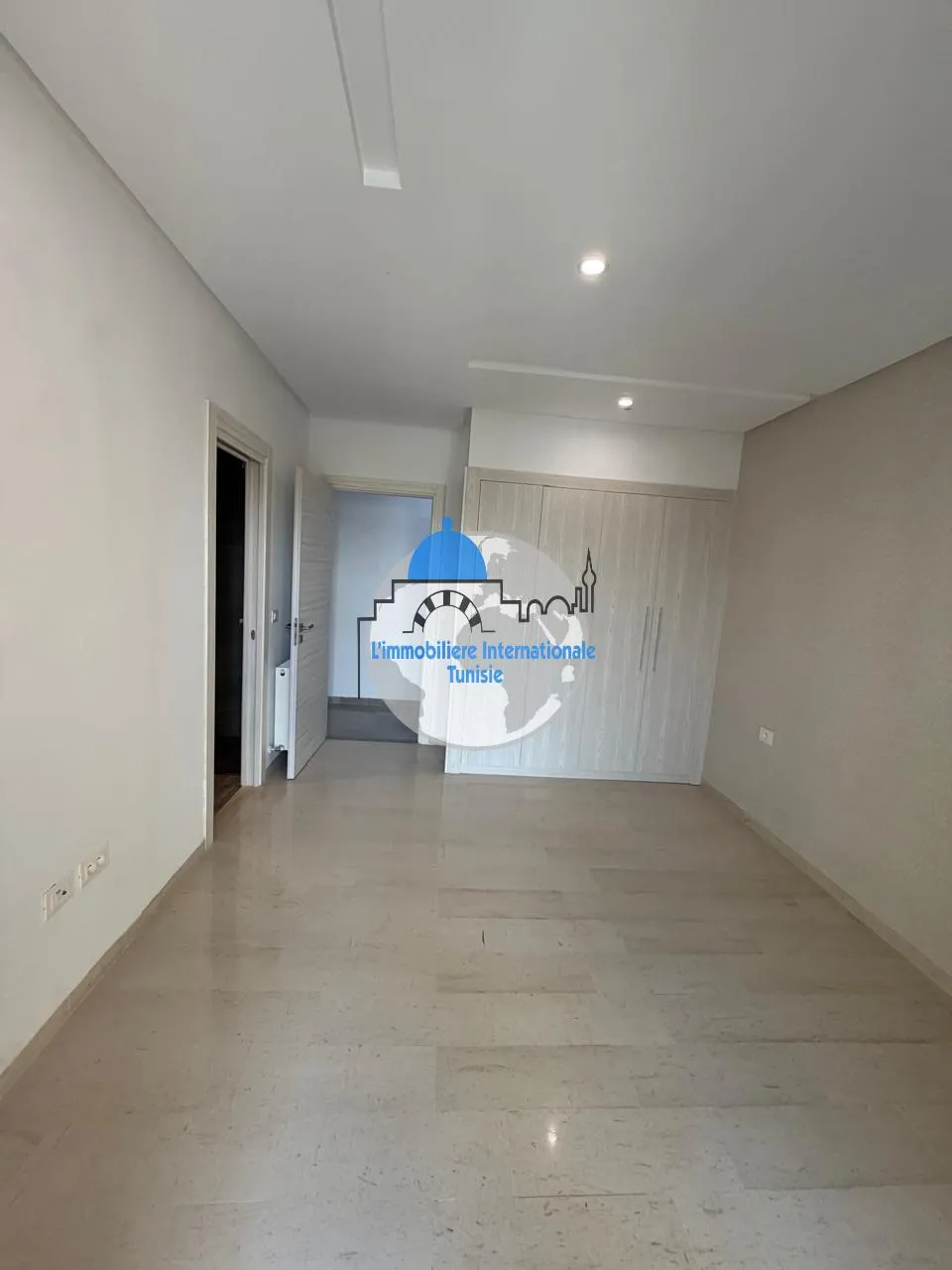 À 𝗟𝗼𝘂𝗲𝗿 – 𝗔𝗽𝗽𝗮𝗿𝘁𝗲𝗺𝗲𝗻𝘁 𝗦+𝟮 𝗛𝗮𝘂𝘁 𝗦𝘁𝗮𝗻𝗱𝗶𝗻𝗴 à 𝗦𝗼𝘂𝘀𝘀𝗲