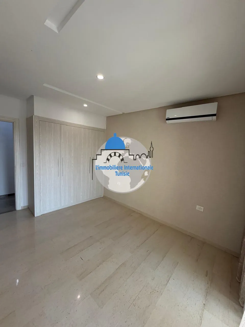 À 𝗟𝗼𝘂𝗲𝗿 – 𝗔𝗽𝗽𝗮𝗿𝘁𝗲𝗺𝗲𝗻𝘁 𝗦+𝟮 𝗛𝗮𝘂𝘁 𝗦𝘁𝗮𝗻𝗱𝗶𝗻𝗴 à 𝗦𝗼𝘂𝘀𝘀𝗲