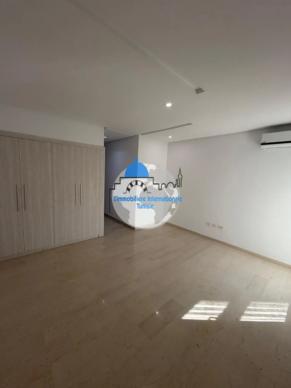 À 𝗟𝗼𝘂𝗲𝗿 – 𝗔𝗽𝗽𝗮𝗿𝘁𝗲𝗺𝗲𝗻𝘁 𝗦+𝟮 𝗛𝗮𝘂𝘁 𝗦𝘁𝗮𝗻𝗱𝗶𝗻𝗴 à 𝗦𝗼𝘂𝘀𝘀𝗲