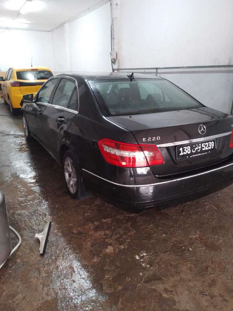 Mercedes E220