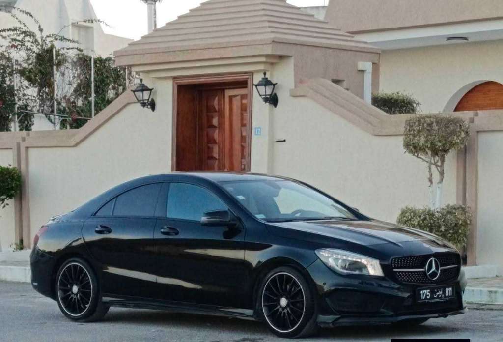 🚘 Mercedes CLA 200 
