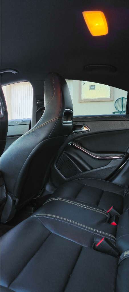 🚘 Mercedes CLA 200 
