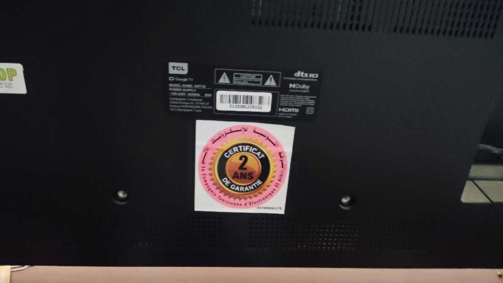TCL p735 UHD 4K 43" état neuf, Athir Tunisie, prix négociable.