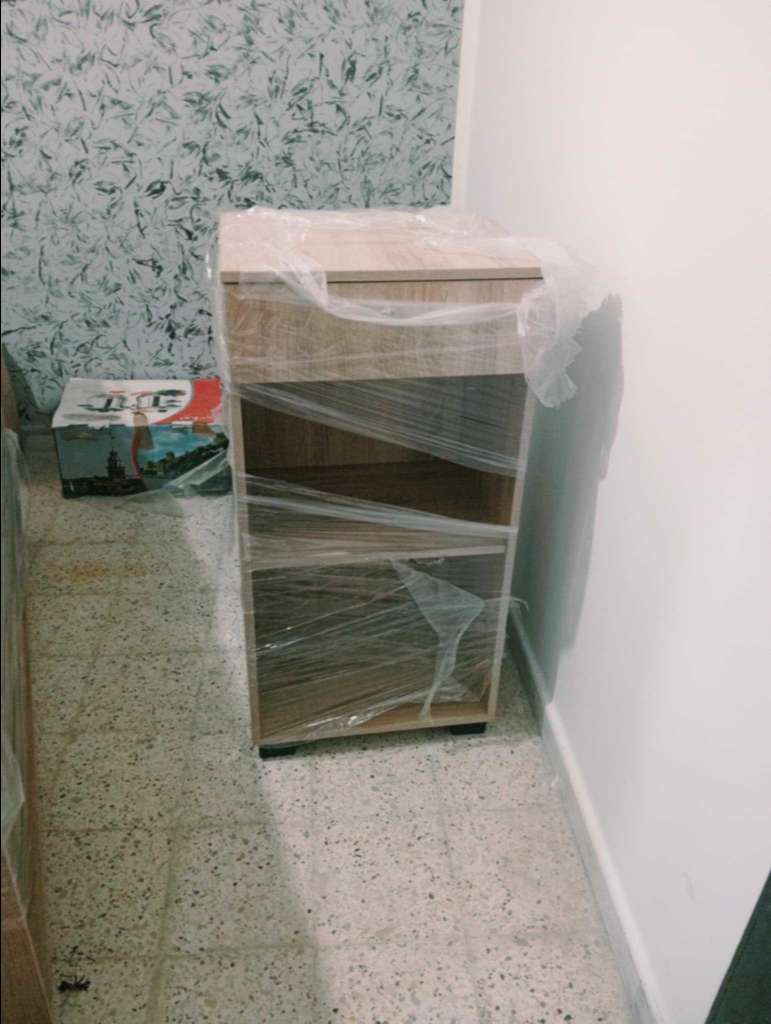 للبيع معدات محل تجاري(جديدة) 