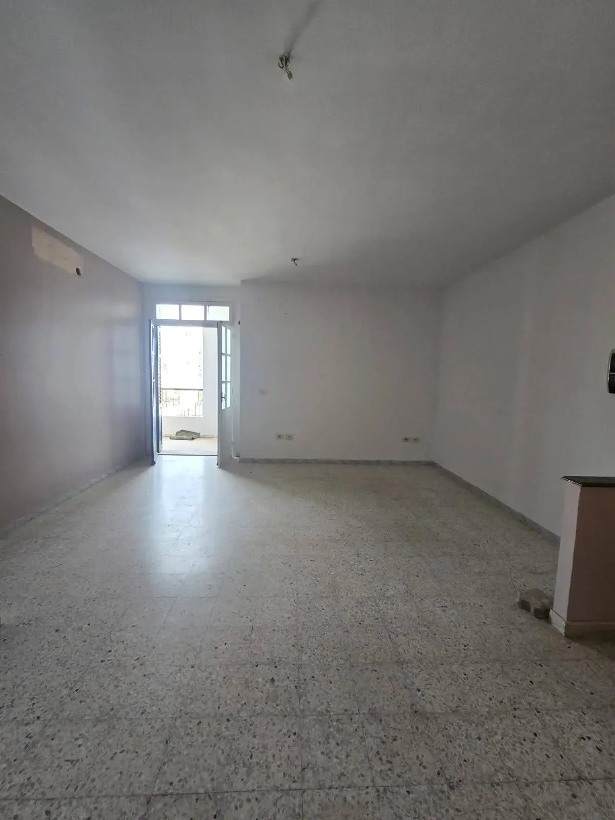 Appartement S+3 – Khezama Est plein zone touristique