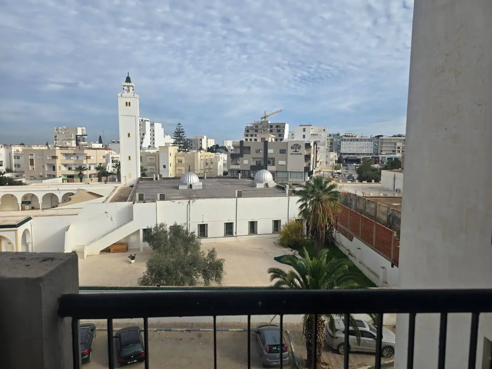 Appartement S+3 – Khezama Est plein zone touristique