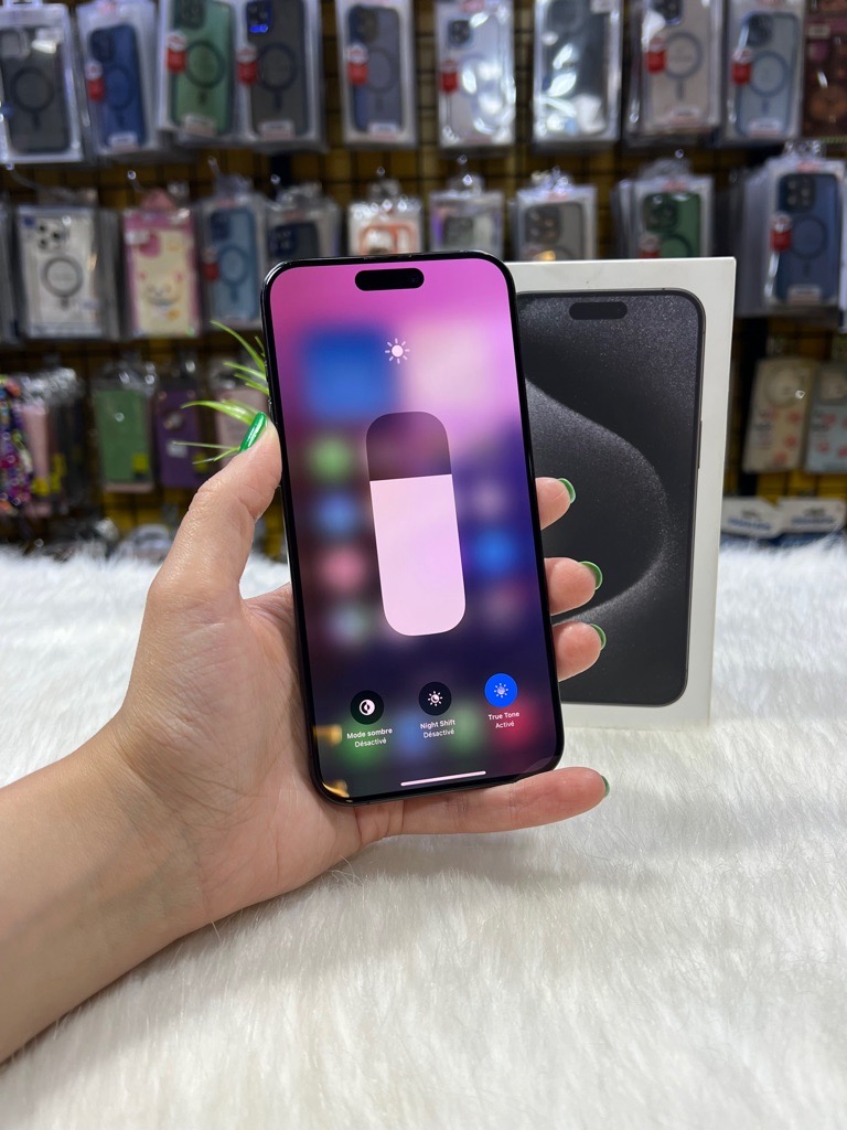 iPhone 15 Pro Max 256Gb batterie 🔋 90%  Avec paquet & câble original