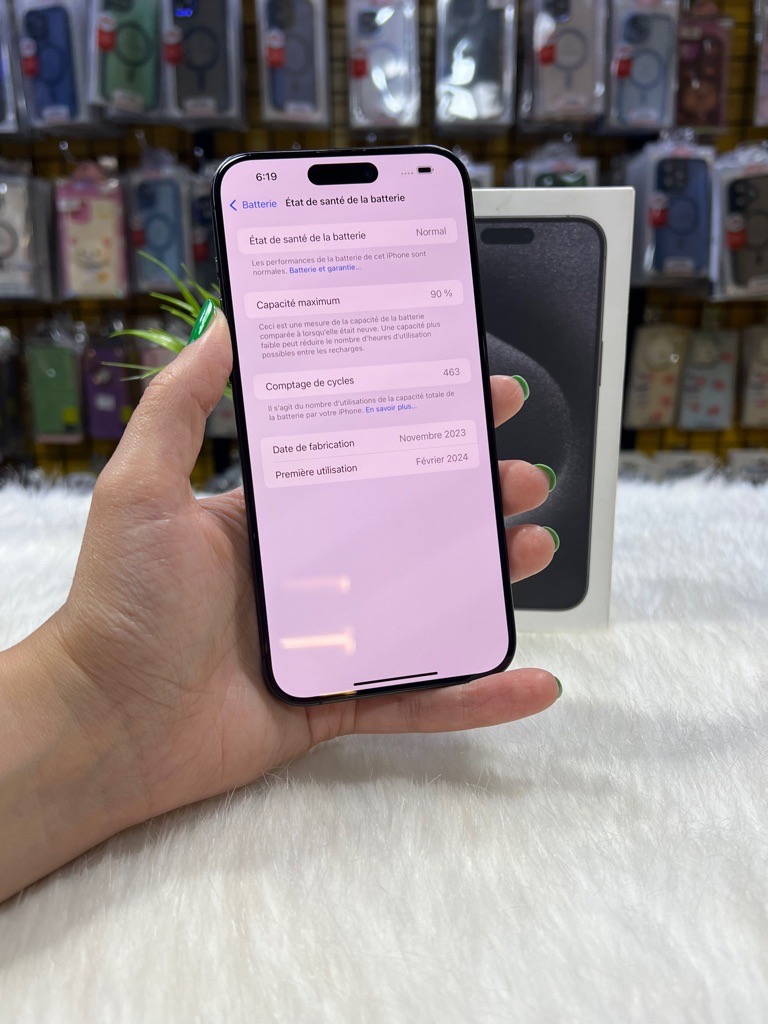 iPhone 15 Pro Max 256Gb batterie 🔋 90%  Avec paquet & câble original