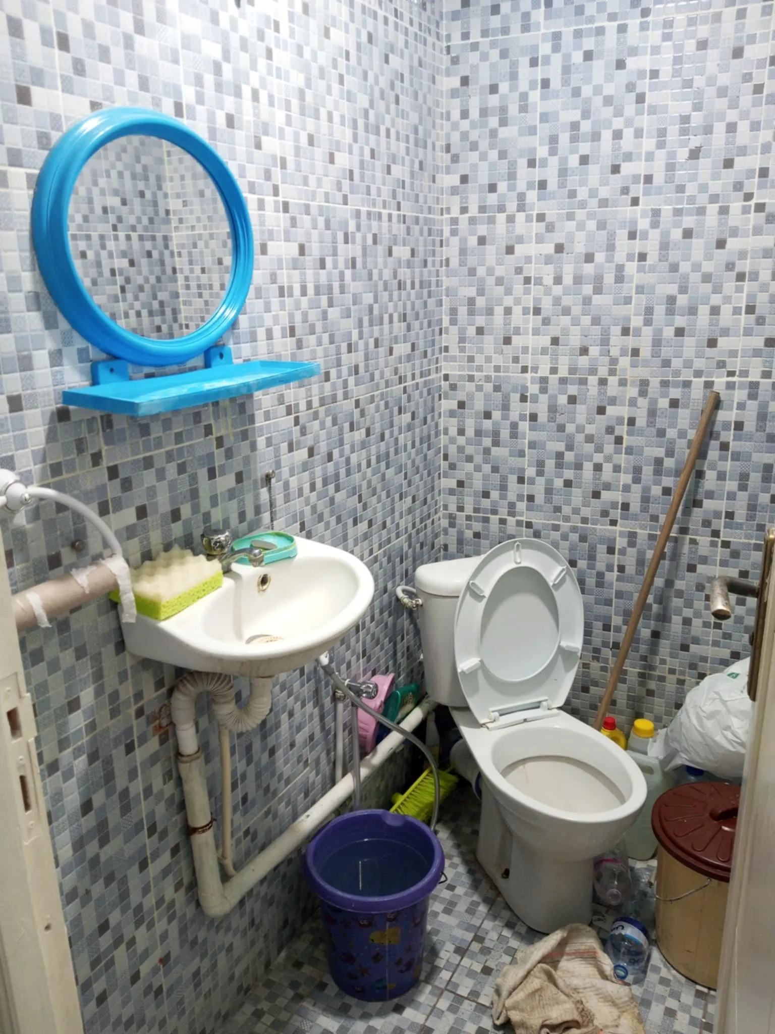 un bureau spacieux s+1 au rdc a louer a manar 2 en face colisée soula