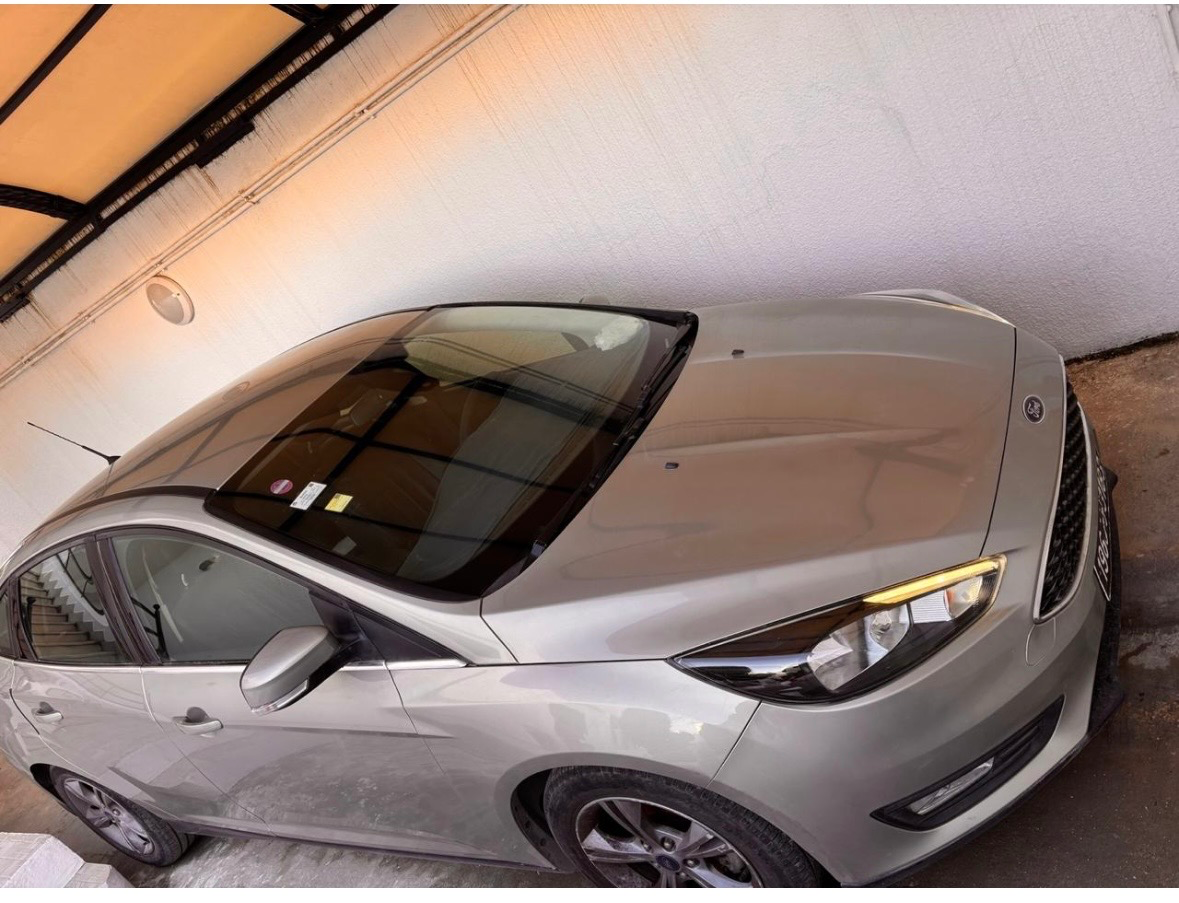 A vendre ford focus faible km très bon état 